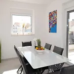 Maestral דירה *