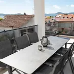 Maestral דירה