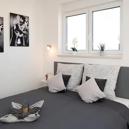 Maestral * Βόντιτσε