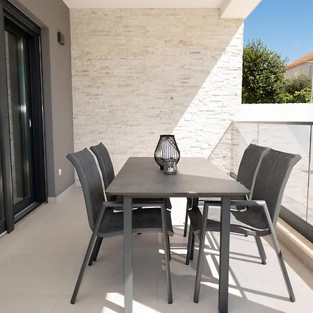 Διαμέρισμα Maestral *