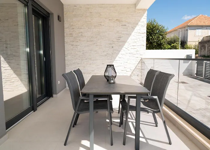 Apartament Maestral *